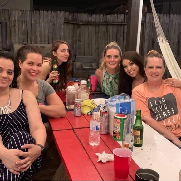 Meet your Posher, Leigh Ann - Picture 10 of 11